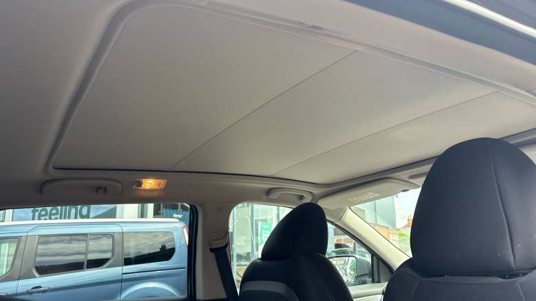 Nissan Qashqai 1.2 DiG-T N-Connecta 5dr Petrol Hatchback